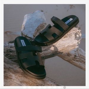 Steve Madden black sandals size 6